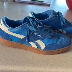 Reebok Classic Blue and White Sneakers women’s size 8